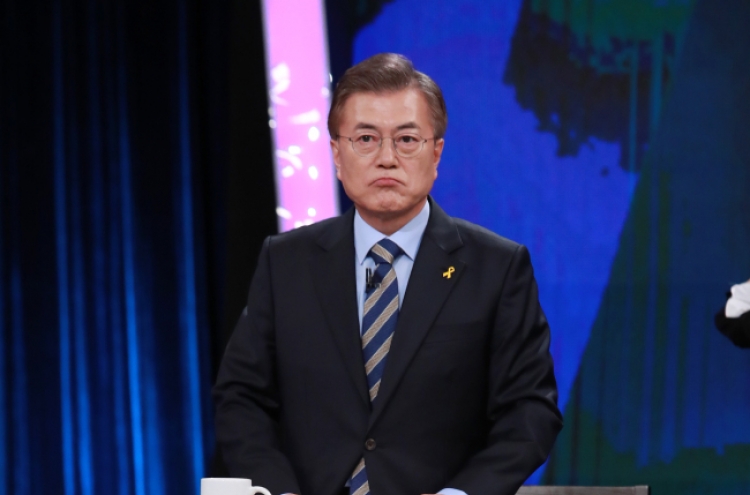 Moon sees no merit in calling North Korea main enemy: aides