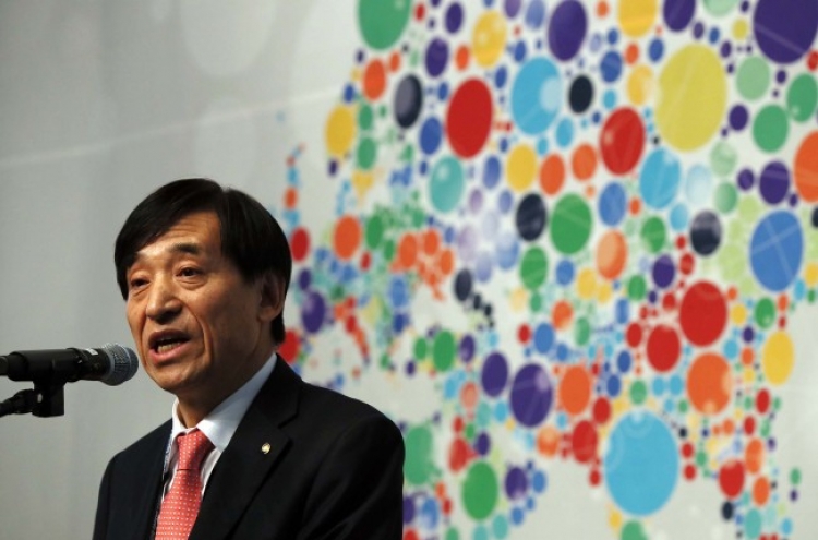 BOK chief calls for efforts to better reflect economic reality in GDP