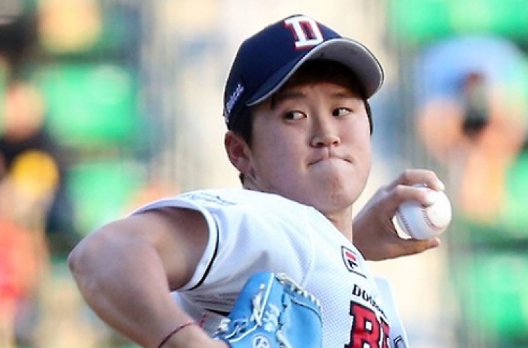 Korean baseball champs embrace pitcher investigated for illegal gambling
