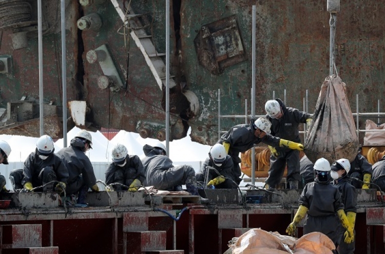 Search teams moving to enter collapsed areas of Sewol ferry to find remains