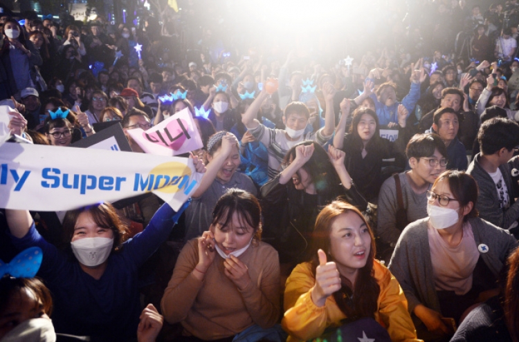 Moon Jae-in's supporters celebrate his victory