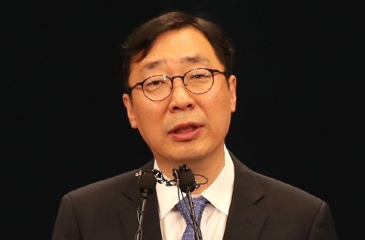 Media-friendly Yoon to bridge new president with public