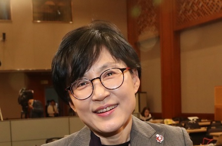 Cho Hyun-ock first woman to oversee personal affairs