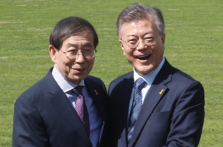 Moon names Seoul Mayor Park special envoy to ASEAN