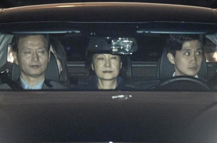 Park Geun-hye to appear at court Tuesday