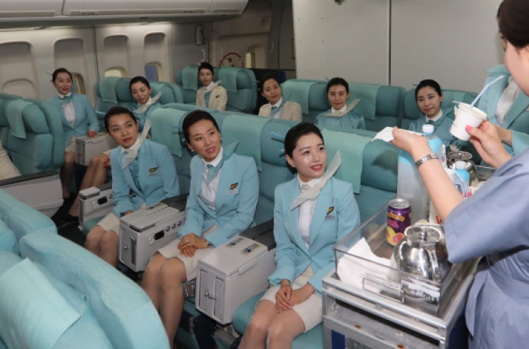 [Photo News] Korean Air trains flight attendants back from maternity leave
