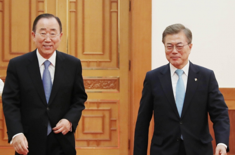 President Moon seeks ex-UN chief Ban’s help ahead of US visit