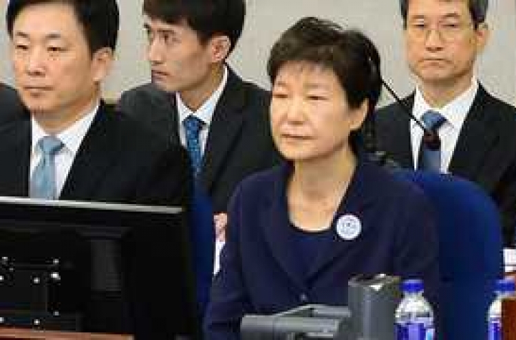 박 전 대통령의 ‘법정 시에스타’...꾸벅꾸벅