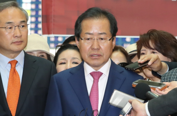 Hong Joon-pyo returns home to vie for conservative leadership