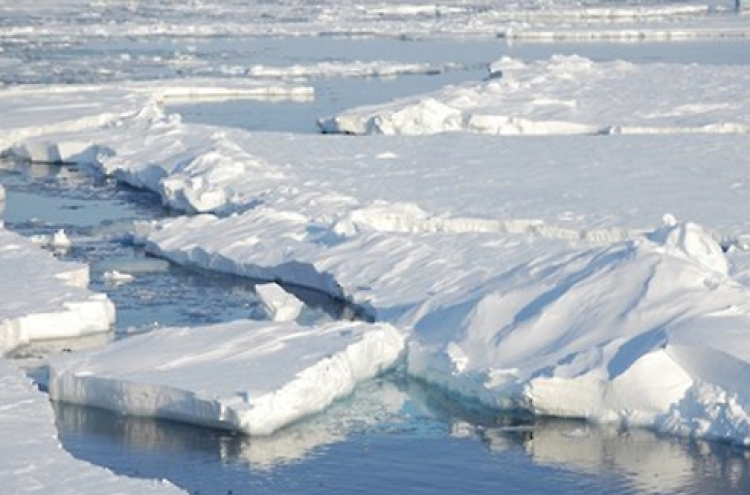 Korea, Japan, China agree to beef up cooperation on Arctic issues