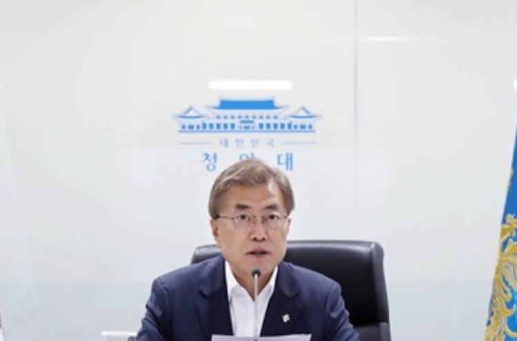 Moon's approval rating down slightly amid impasse over nominees