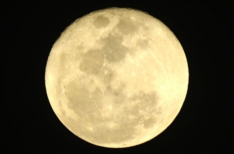 Supermoon to rise Friday