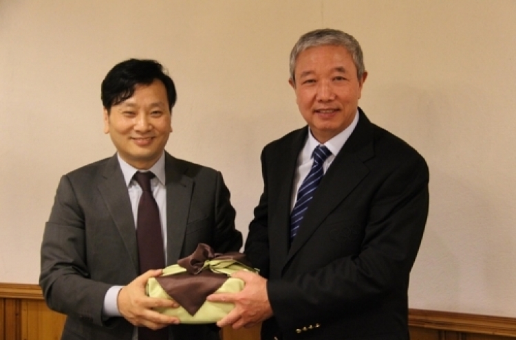 S. Korean wushu body invites N. Korea to youth competition