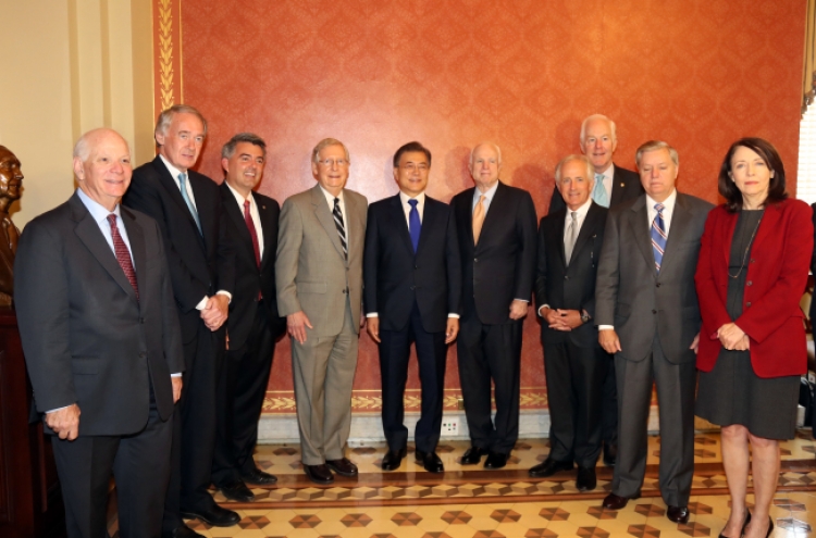 Moon meets with US Congress leaders