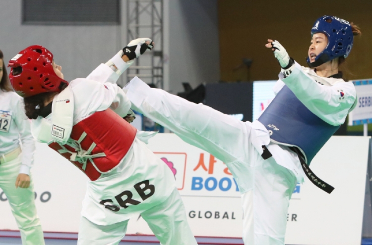 Korea adds 2 more medals at taekwondo world championships