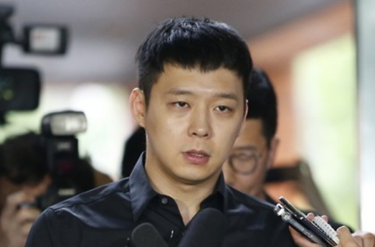 Woman in false accusations case involving Park Yoo-chun found not guilty