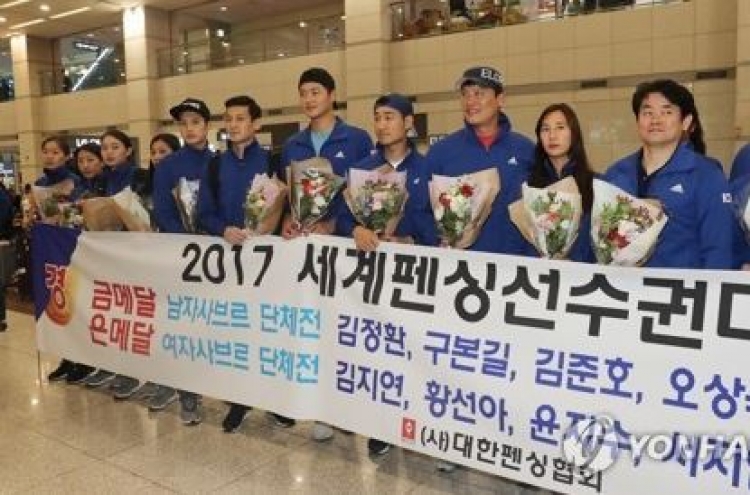Korean sabre fencers return home after impressive world championships in Germany