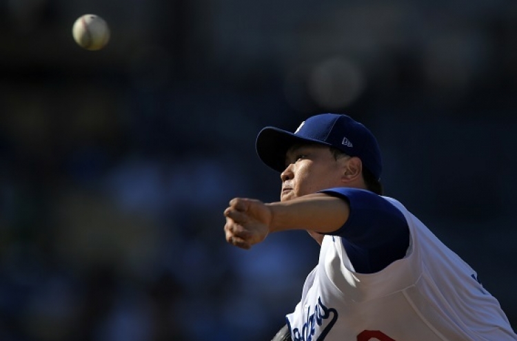 Ryu throws 7 strong, Dodgers walk-off Giants for sweep