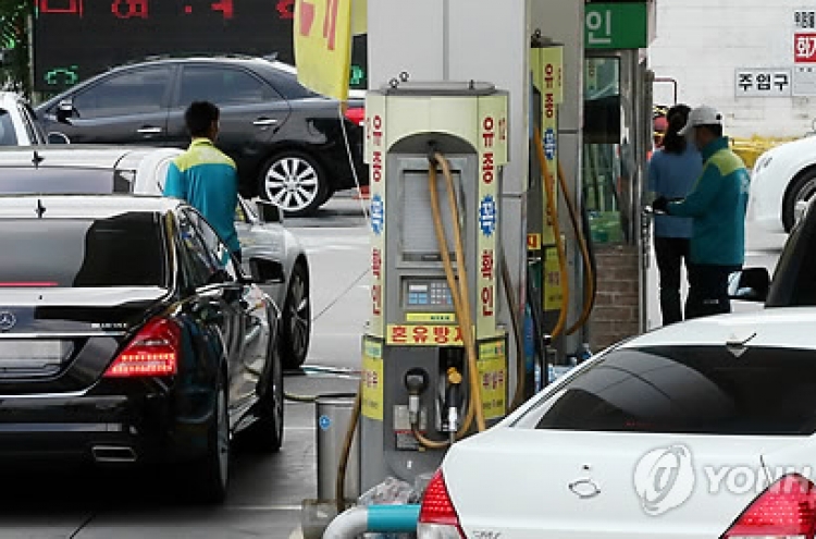 Gasoline cars reclaims 50 percent market share