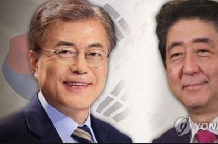 Moon, Abe agree to put maximum pressure on N. Korea until resumption of dialogue