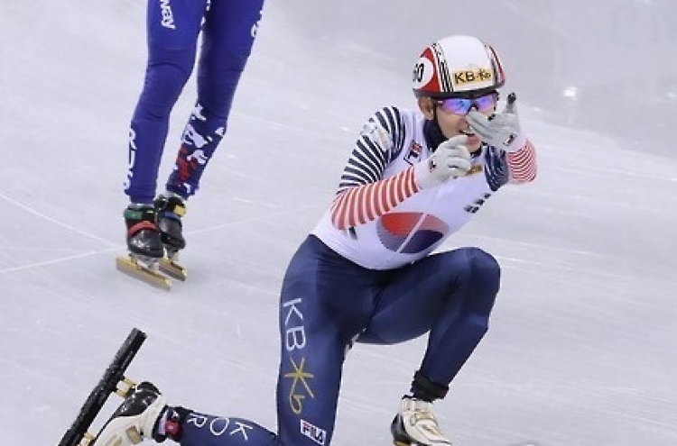 Ex-Olympic short track champion switches to speed skating for 2nd time