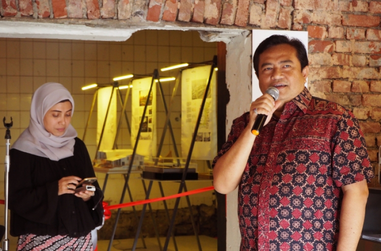 Indonesian architects blueprint models of attractive future