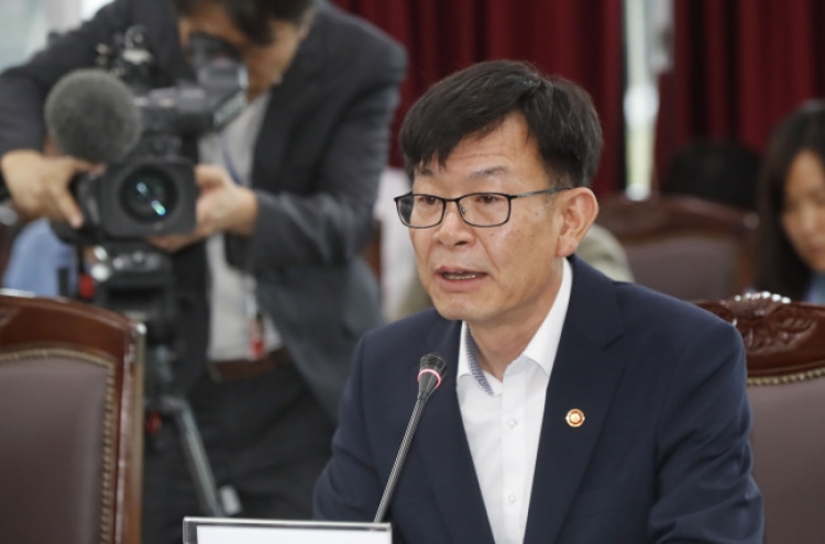 [Newsmaker] Korea’s FTC head faces flak for calling Naver founder ‘visionless’
