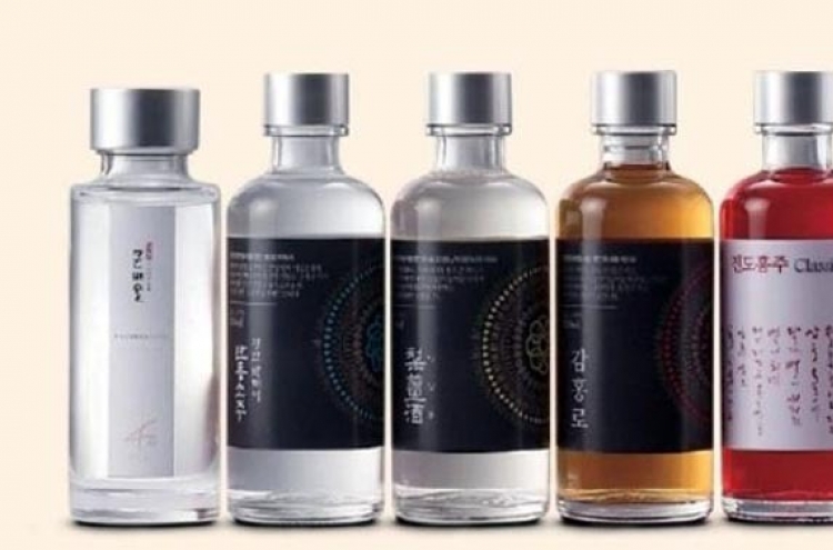 Retailers woo solo drinkers with 'honsul' gift sets