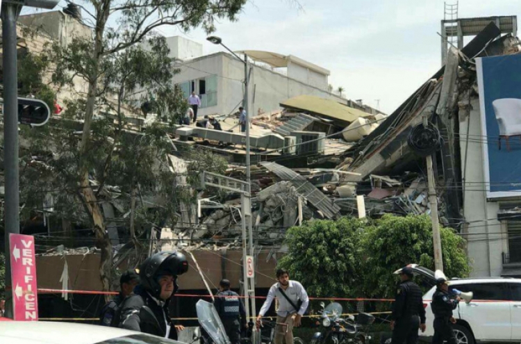 New earthquake, magnitude 6.1, shakes jittery Mexico