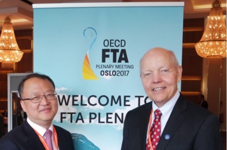 Top tax official attends OECD meeting