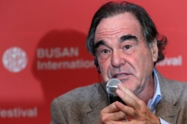Oliver Stone says Weinstein shouldn't be condemned in sex scandal