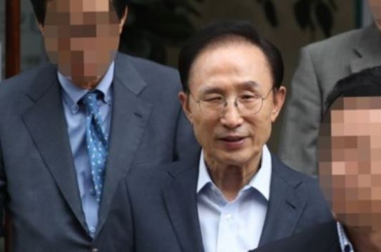 Prosecution launches investigation into allegations against ex-President Lee over ‘BBK’ scandal