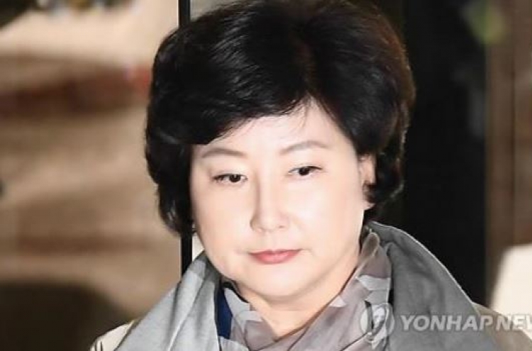 Police find no evidence against late singer Kim's widow over death of daughter
