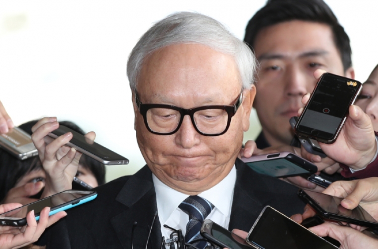 [Newsmaker] Ex-spy chief admits to regularly providing agency money to Cheong Wa Dae