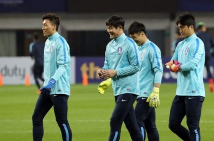 Korea replace injured goalkeeper for regional football tournament