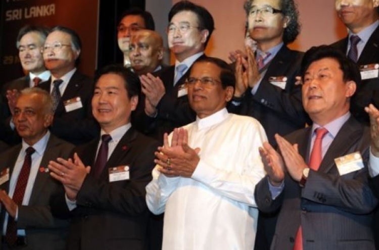 Korean biz leaders meet Sri Lanka president in Seoul