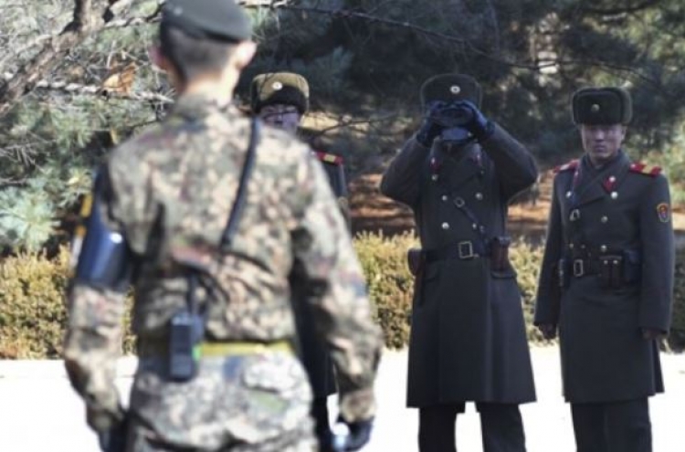 President Moon commends JSA troops over defection of N. Korean soldier