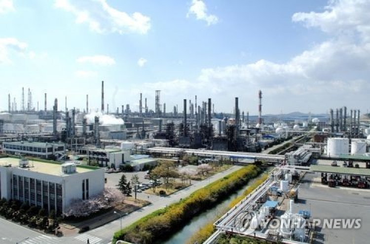 Petroleum refinery industry increasing investment, diversifying portfolio