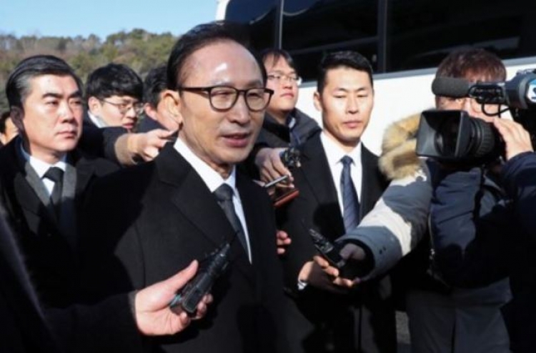 Aide to ex-President Lee Myung-bak denies allegations over Lee's role in slush fund