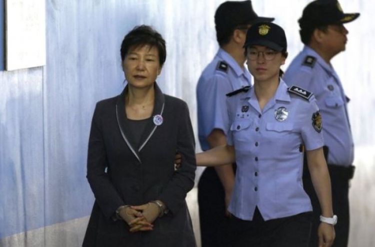 Park faces new charges for taking bribes from NIS