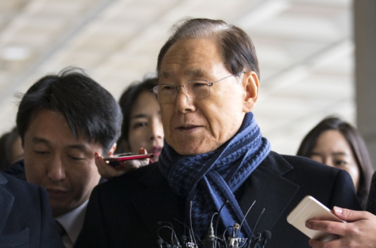 Close aide of ex-President Lee grilled over alleged NIS payment