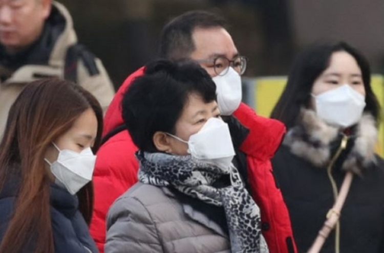Foreigners unsure how to respond to dangerous air pollution