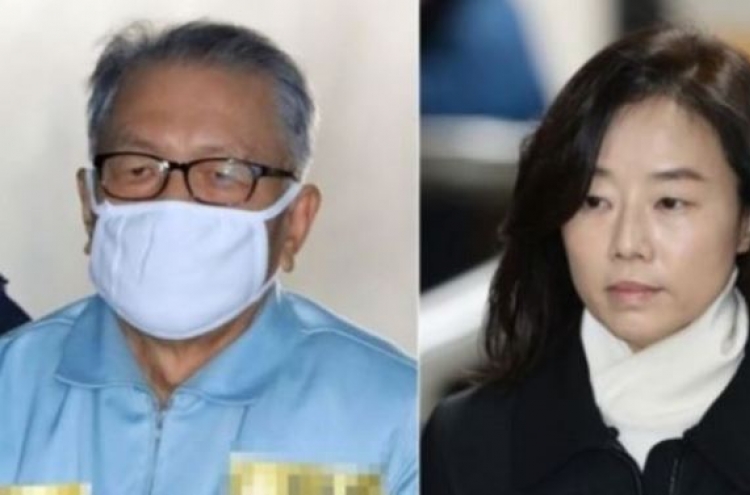 Appeals court metes out harsher punishment to 2 ex-Park aides over artist blacklist