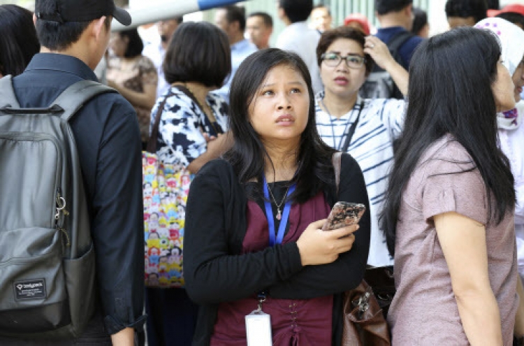 Quake shakes Indonesia's Java, students injured
