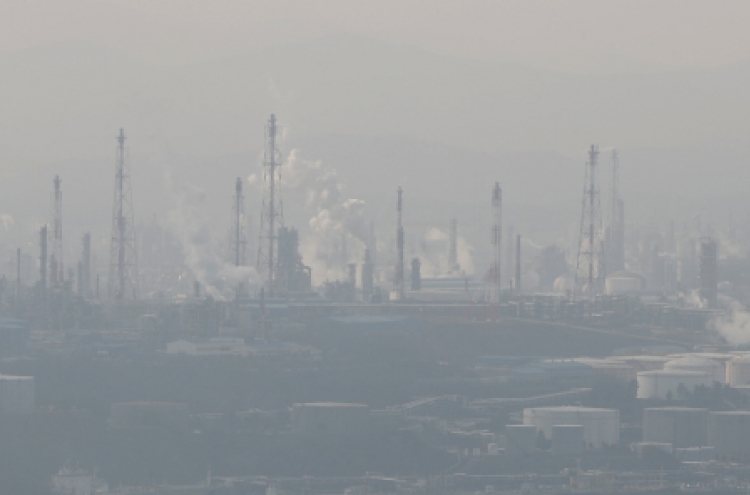 Koreans come to terms with living with bad air