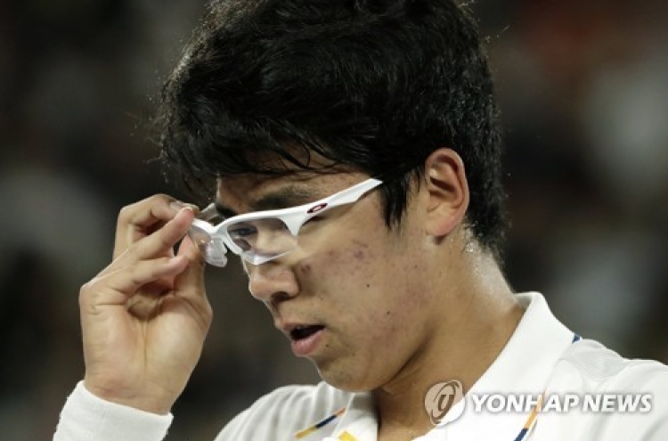 [Newsmaker] S. Korean sensation Chung Hyeon bows to Roger Federer at Australian Open