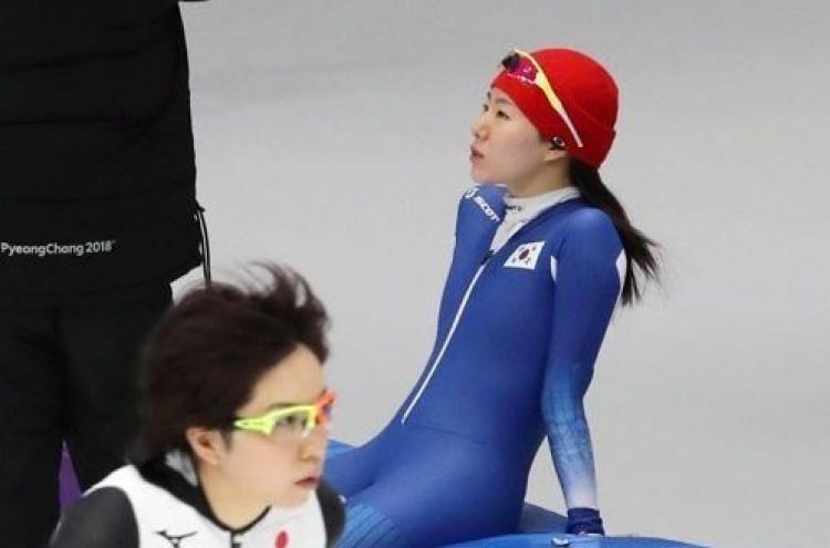 [PyeongChang 2018] Medal hopeful Lee Sang-hwa joins teammates at Gangneung Oval