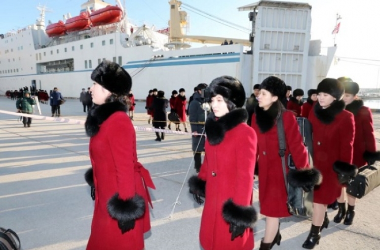 NK asks S. Korea to offer fuel for ship that carried art troupe