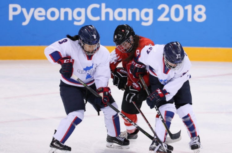 [PyeongChang 2018] Koreas' first unifed women's hockey team falls 8-0 in Olympic debut