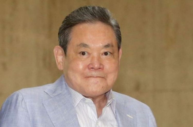 More funds of Samsung chairman found in borrowed name accounts